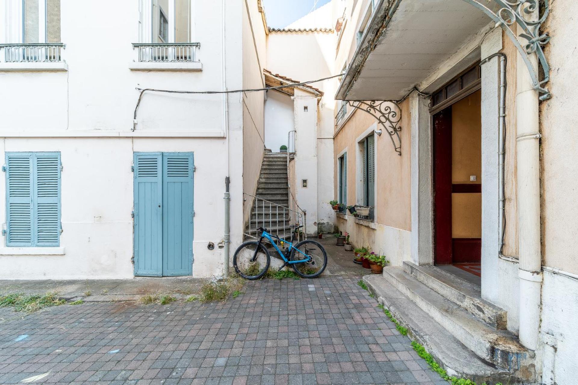 Le Marietton Appartement Cosy A Deux Pas Du Metro Valmy Lyon Exterior photo