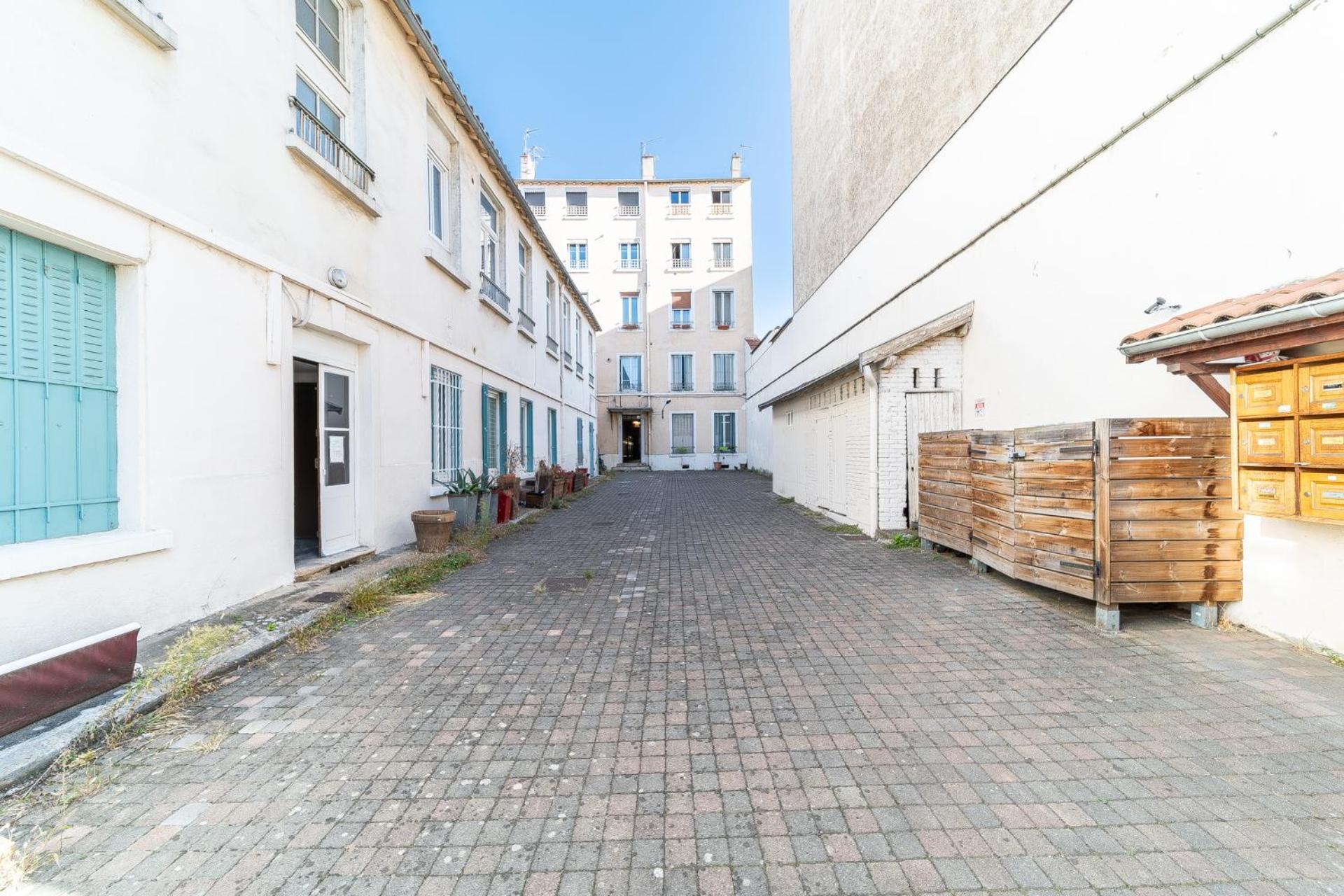 Le Marietton Appartement Cosy A Deux Pas Du Metro Valmy Lyon Exterior photo